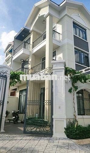 BT GÓC 2 MT–KIẾN TRÚC SANG TRỌNG–P.13,BÌNH THẠNH DT:10,75x17CN:183,6m2