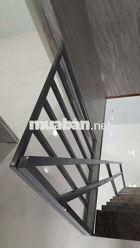 NHÀ HẺM XE BA GÁC.ĐI BỘ RA PHAN CHU TRINH.GẦN CHỢ.SAT TRƯỜNG ĐH CÁN BỘ