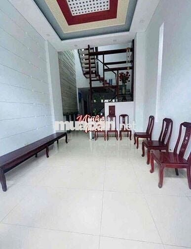 Nhà 1 trệt 2 lầu 100m2 sân đậu xe hơi 3PN cực thoáng mát gần QL 1K