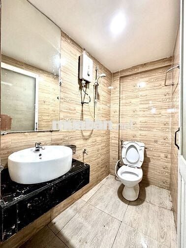 CHO THUÊ VĂN HỘ FULL NỘI THẤT NGAY BẾN THÀNH GIAO VỚI QUẬN 1.