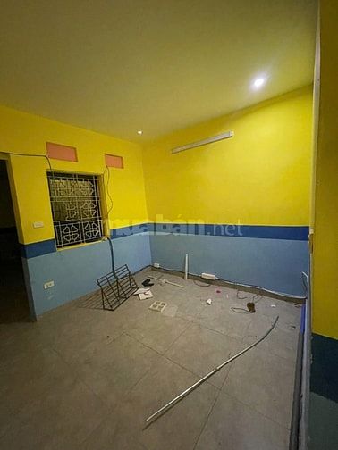 Cho thuê nhà mặt Ngõ Huế, Hai Bà Trưng, DT 70m2, 3,5 tầng, ô tô đỗ cửa