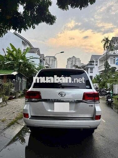 Toyota Land Cruiser 2020 VX Trắng