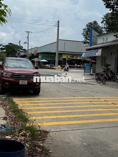 Bán đất 2 mặt tiền 332m2 giá 660 triệu phía sau chợ đêm Bàu Bàng