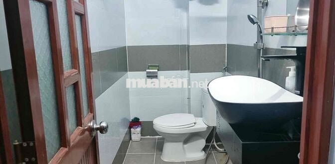 bình thành chủ ngợp giá 3,9 tỷ 4x14nhà 3tầng