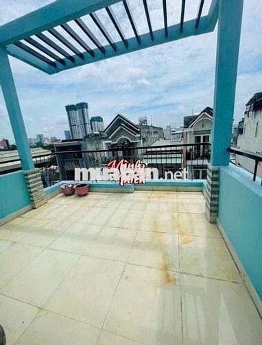 Nhà 1 trệt 2 lầu 100m2 sân đậu xe hơi 3PN cực thoáng mát gần QL 1K