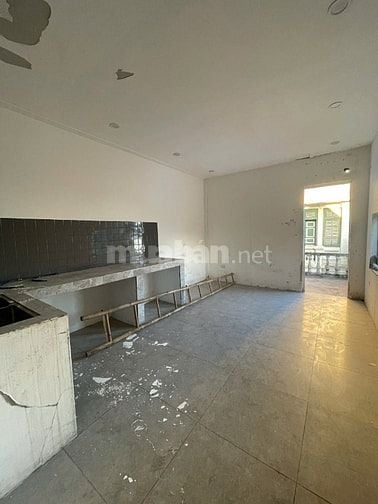 Cho thuê nhà mặt Ngõ Huế, Hai Bà Trưng, DT 70m2, 3,5 tầng, ô tô đỗ cửa