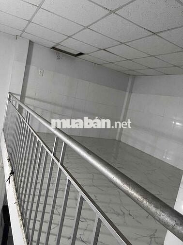 Cho thuê nhà có vườn, đường ô tô