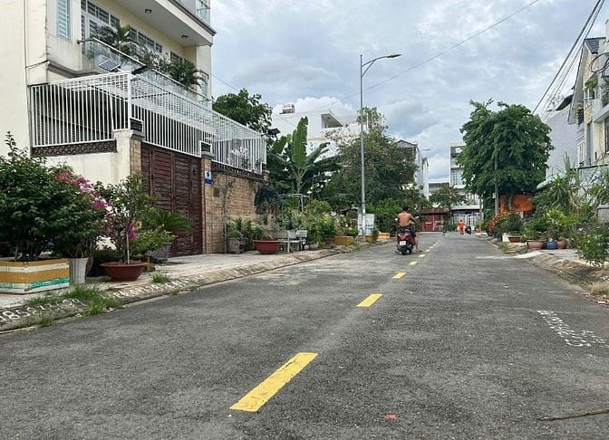 13.5 tỷ chi có 13.5 tỷ là có lô ĐẤT KHU 1 ( KHU 143 HA ) THẠNH MỸ LỢI