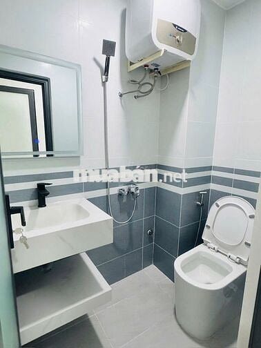 BÁN NHÀ 181 NHẬT TẢO, QUẬN 10 – 29.5m² – TRỆT LỬNG 2 LẦU ST – 10.3 TỶ