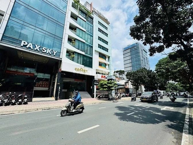 Bán tòa nhà mặt tiền Nguyễn Đình Chiểu, Phường 6, Quận 3