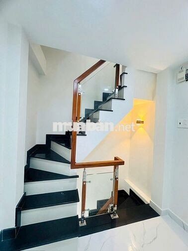 BÁN NHÀ 181 NHẬT TẢO, QUẬN 10 – 29.5m² – TRỆT LỬNG 2 LẦU ST – 10.3 TỶ