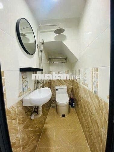 BÁN NHÀ 227/18 LÝ THÁI TỔ, QUẬN 10. DT:3.3X9M. 27 M2. GIÁ 5.8 TỶ TL