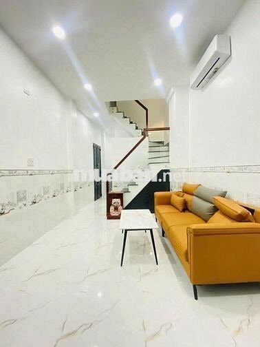 BÁN NHÀ 227/18 LÝ THÁI TỔ, QUẬN 10. DT:3.3X9M. 27 M2. GIÁ 5.8 TỶ TL