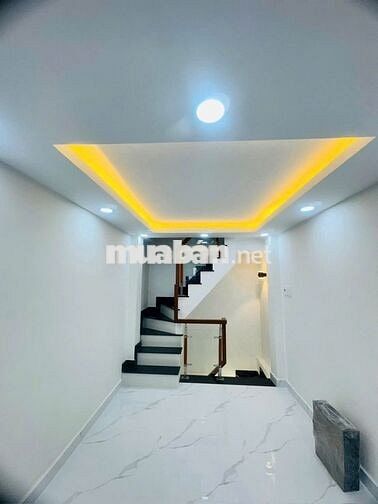 BÁN NHÀ 181 NHẬT TẢO, QUẬN 10 – 29.5m² – TRỆT LỬNG 2 LẦU ST – 10.3 TỶ