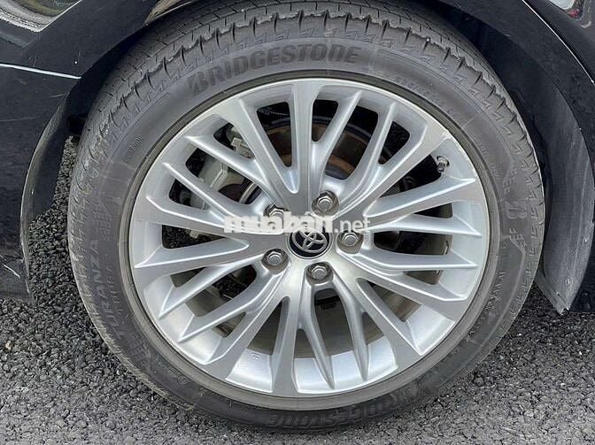 Chú lên đời để lại camry 2021 - 82673km