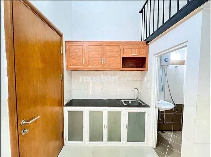 PHÒNG GÁC LỬNG THOÁNG MÁT NGAY LẠC LONG QUÂN GẦN ĐH VĂN HIẾN AN NINH