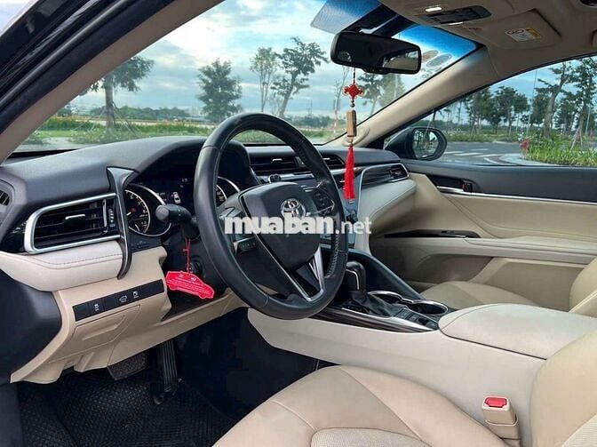 Chú lên đời để lại camry 2021 - 82673km