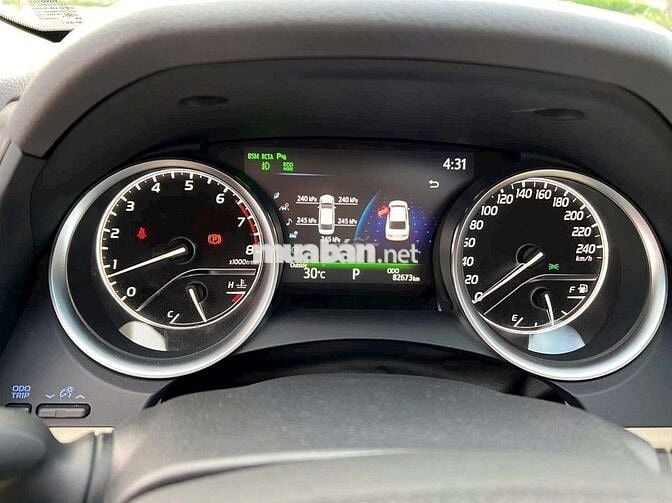 Chú lên đời để lại camry 2021 - 82673km