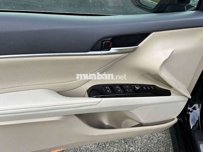 Chú lên đời để lại camry 2021 - 82673km