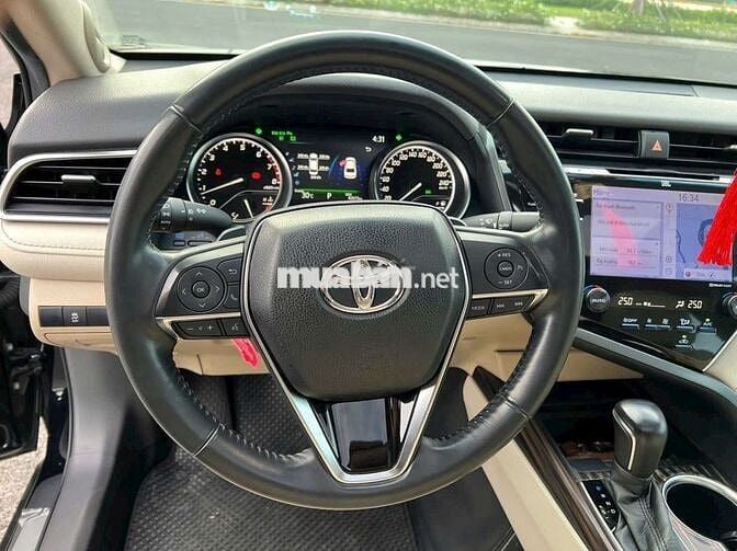 Chú lên đời để lại camry 2021 - 82673km