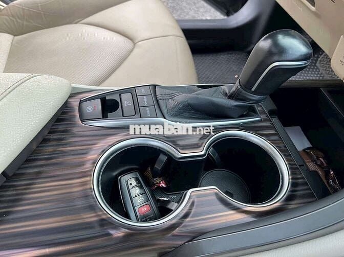 Chú lên đời để lại camry 2021 - 82673km