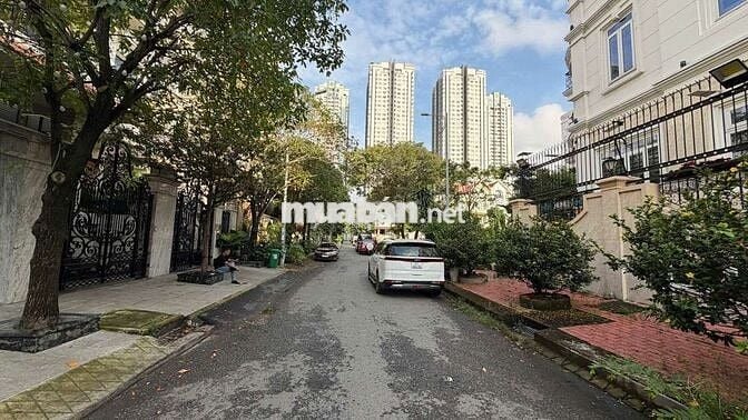 NHÀ ĐƯỜNG SỐ 8 – HIM LAM, BÌNH CHÁNH
📍 Vị trí đẹp ngay hồ sen –