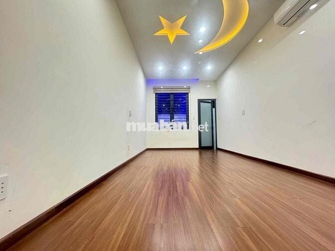 Bán nhà đẹp 4 tầng ngay trung tâm đảo Vip, đường Trung Lương 12