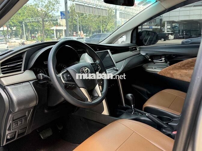 Toyota Innova 2017 2.0G -7 chỗ số tự động tại hãng