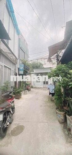 ban nha sổ hông riêng gia re quân 12