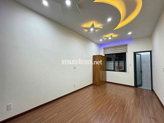 Bán nhà đẹp 4 tầng ngay trung tâm đảo Vip, đường Trung Lương 12