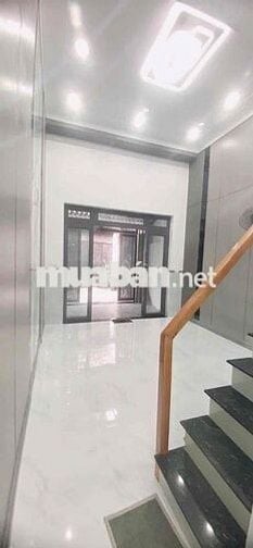 ban nha sổ hông riêng gia re quân 12