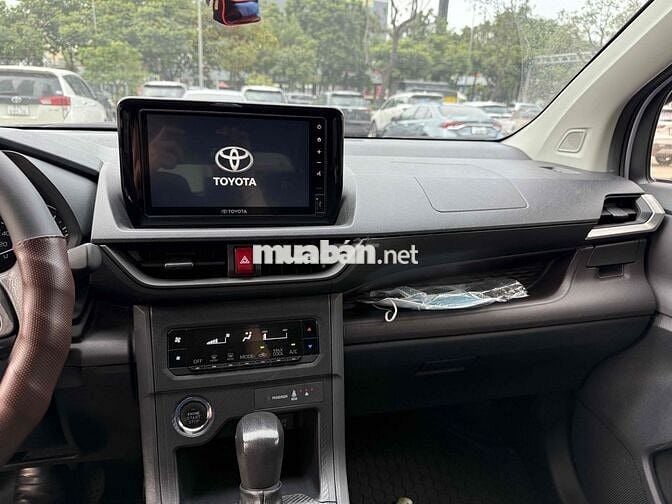 Toyota Avanza 2023 Premio CVT - Số Tự Động - Hãng