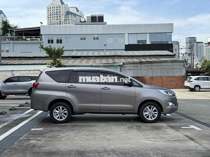 Toyota Innova 2017 2.0G -7 chỗ số tự động tại hãng
