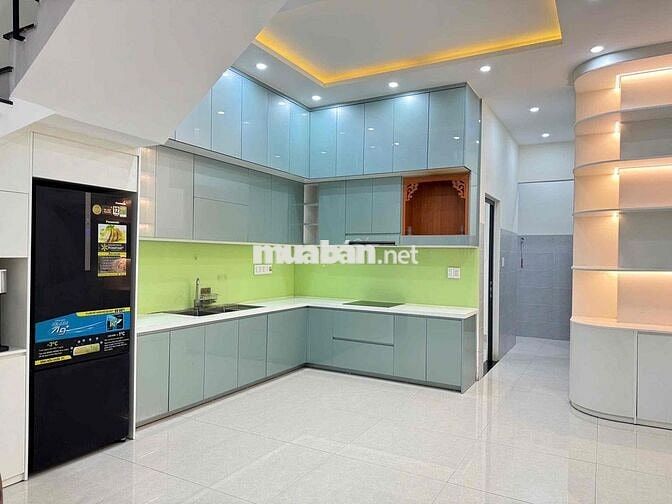 Bán nhà đẹp 4 tầng ngay trung tâm đảo Vip, đường Trung Lương 12