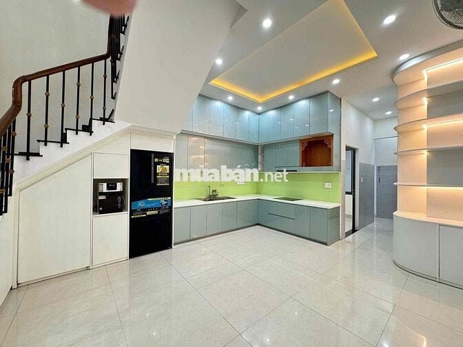 Bán nhà đẹp 4 tầng ngay trung tâm đảo Vip, đường Trung Lương 12