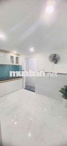 ban nha sổ hông riêng gia re quân 12