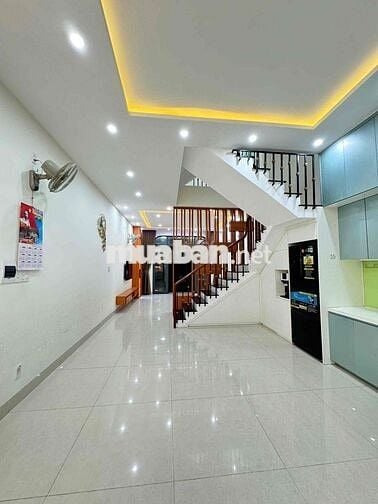 Bán nhà đẹp 4 tầng ngay trung tâm đảo Vip, đường Trung Lương 12