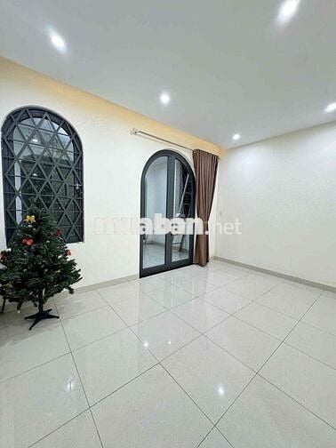 Bán nhà đẹp 4 tầng ngay trung tâm đảo Vip, đường Trung Lương 12