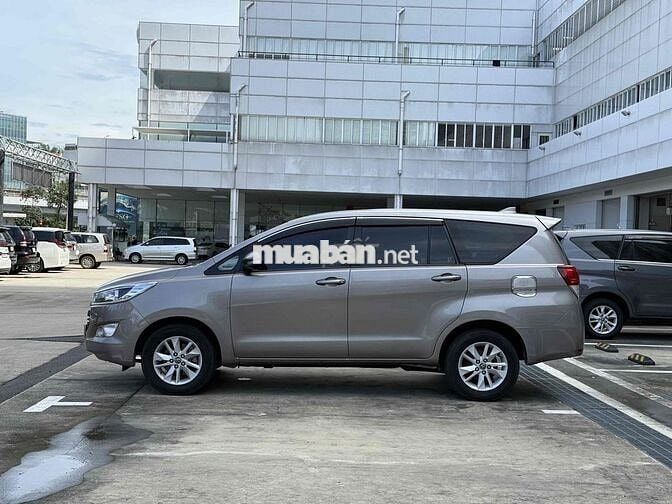 Toyota Innova 2017 2.0G -7 chỗ số tự động tại hãng