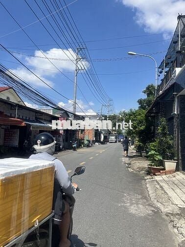 CHO THUÊ XƯỞNG 300M2 ĐÔNG HOÀ GẦN BIGC GO CÓ 3 PHA