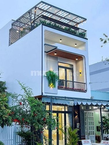 Bán Nhà Phố Hiện Đại 3 Tầng - Trung Tâm Thủ Dầu Một - Giá Cực Tốt