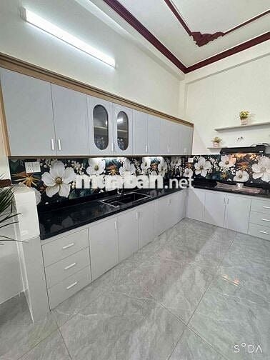 Nhà sổ hồng riêng 81m2, 3PN 2WC ngay vòng xoay An Lạc Tp.HCM