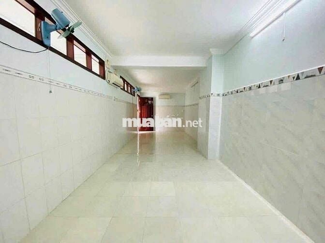 Cho thuê nhà mặt tiền đường Đồng Văn Cống có 5 phòng ngủ 5 máy lạnh