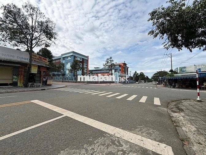 GIÁ 920TR LÔ ĐẤT KẾ KCN MP3 300M2,MT KINH DOANH DI3,CÓ DÒNG TIỀN 8TR/t