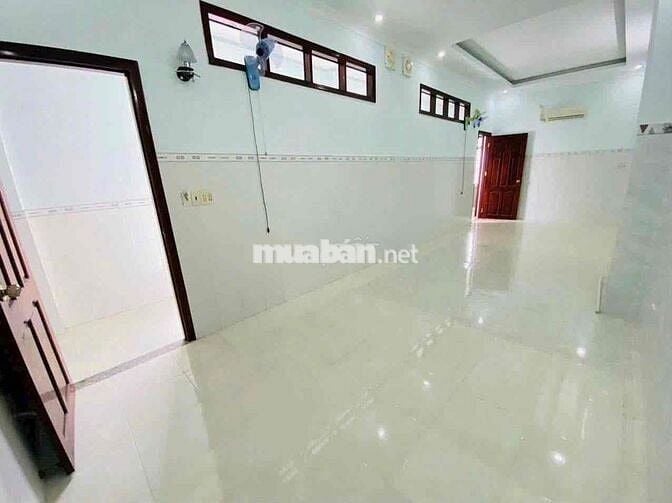 Cho thuê nhà mặt tiền đường Đồng Văn Cống có 5 phòng ngủ 5 máy lạnh