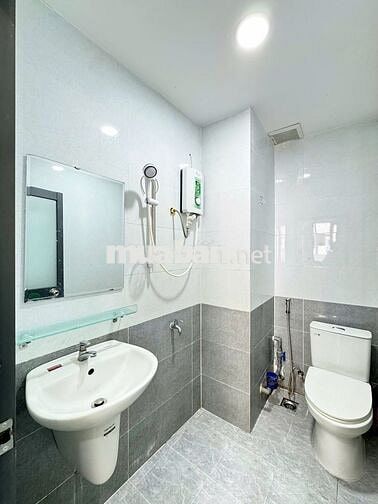 PHÒNG ĐẸP CỬA SỔ FULL TIỆN NGHI 5P ĐI CELADON CITY