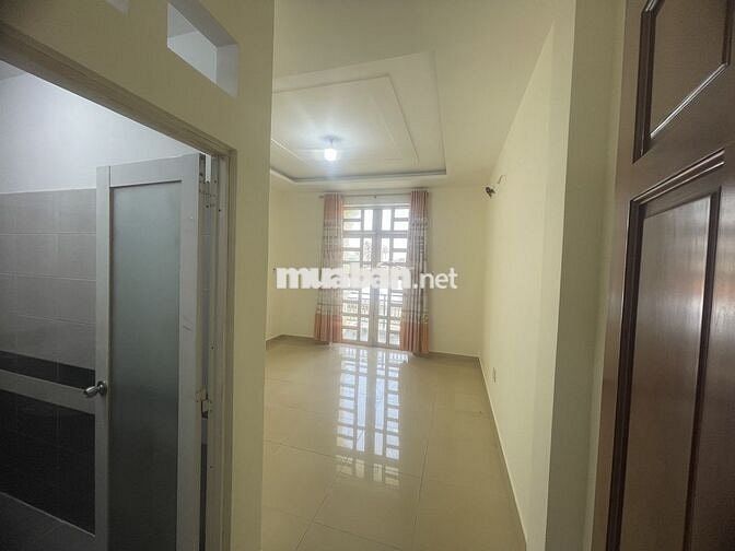 Cho thuê phòng có ban công ở được 3 người ngay Quốc lộ 13 - Hiệp Bình