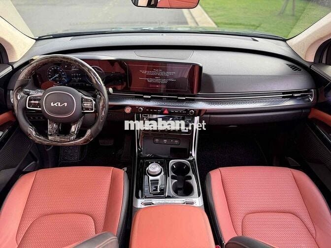 Kia Carnival 2023 Signature 2.2D - 690000 km