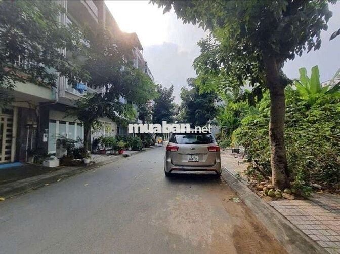 Cho Thuê Kho Xưởng 7x20m Mặt Tiền Đường Số KDC Phạm Hữu Lầu Q.7