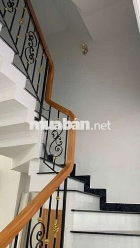 CẦN BÁN GẤP NHÀ GẦN METRO XL HÀ NỘI GIÁ NHỈNH 8 TỶ TL.